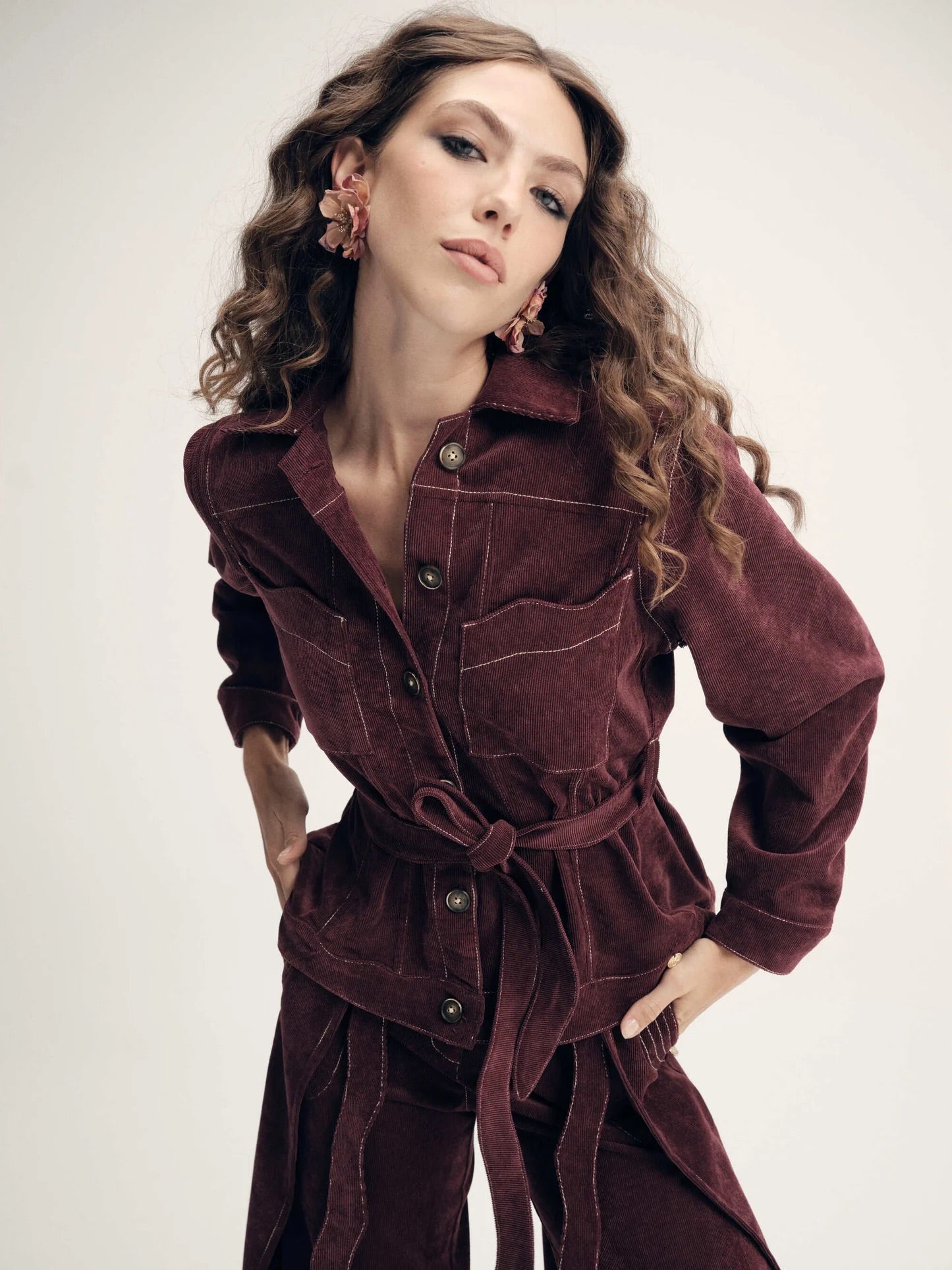 zaharian jacket con mangas removibles look completo