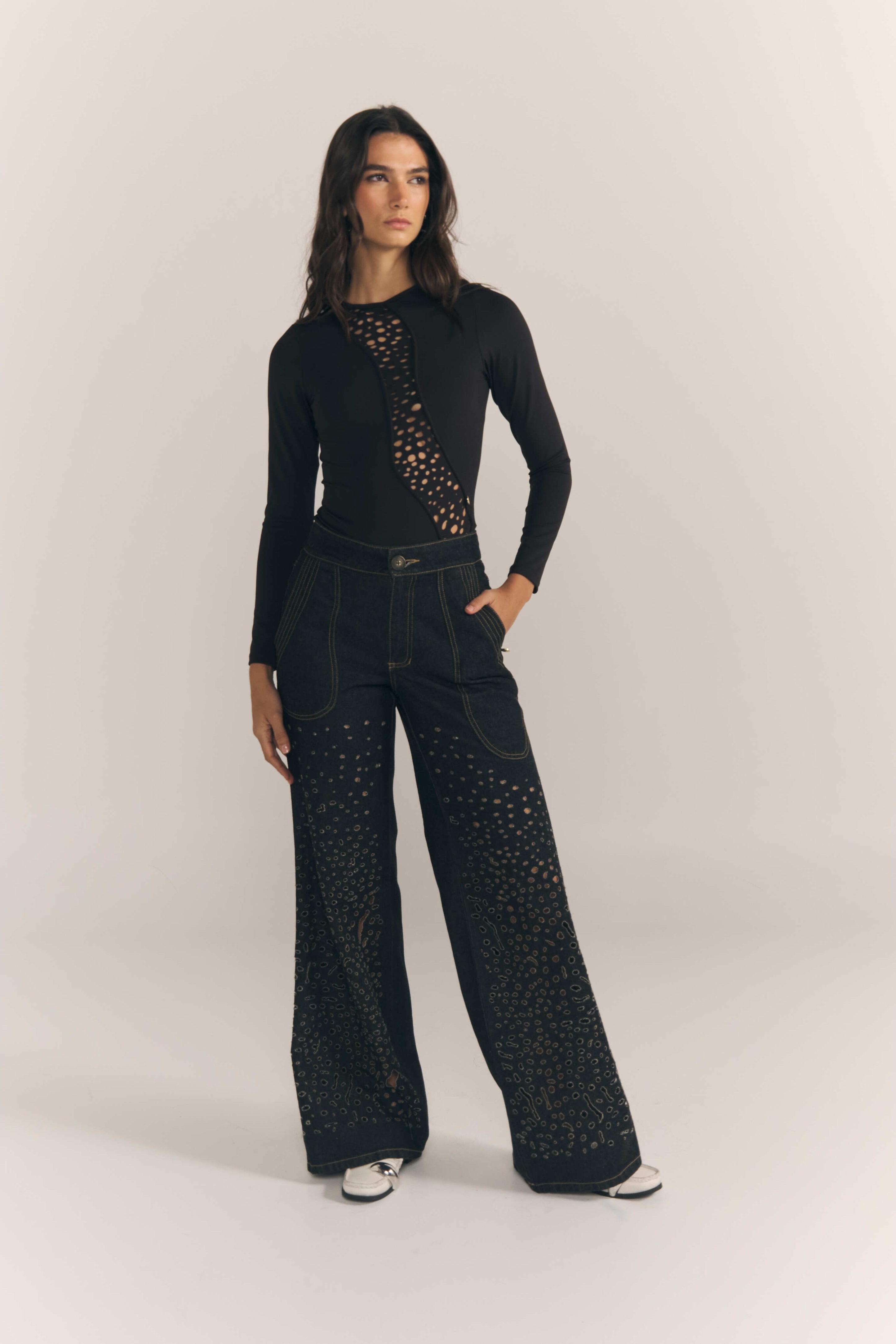 Body negro combinado con Minke Jean.