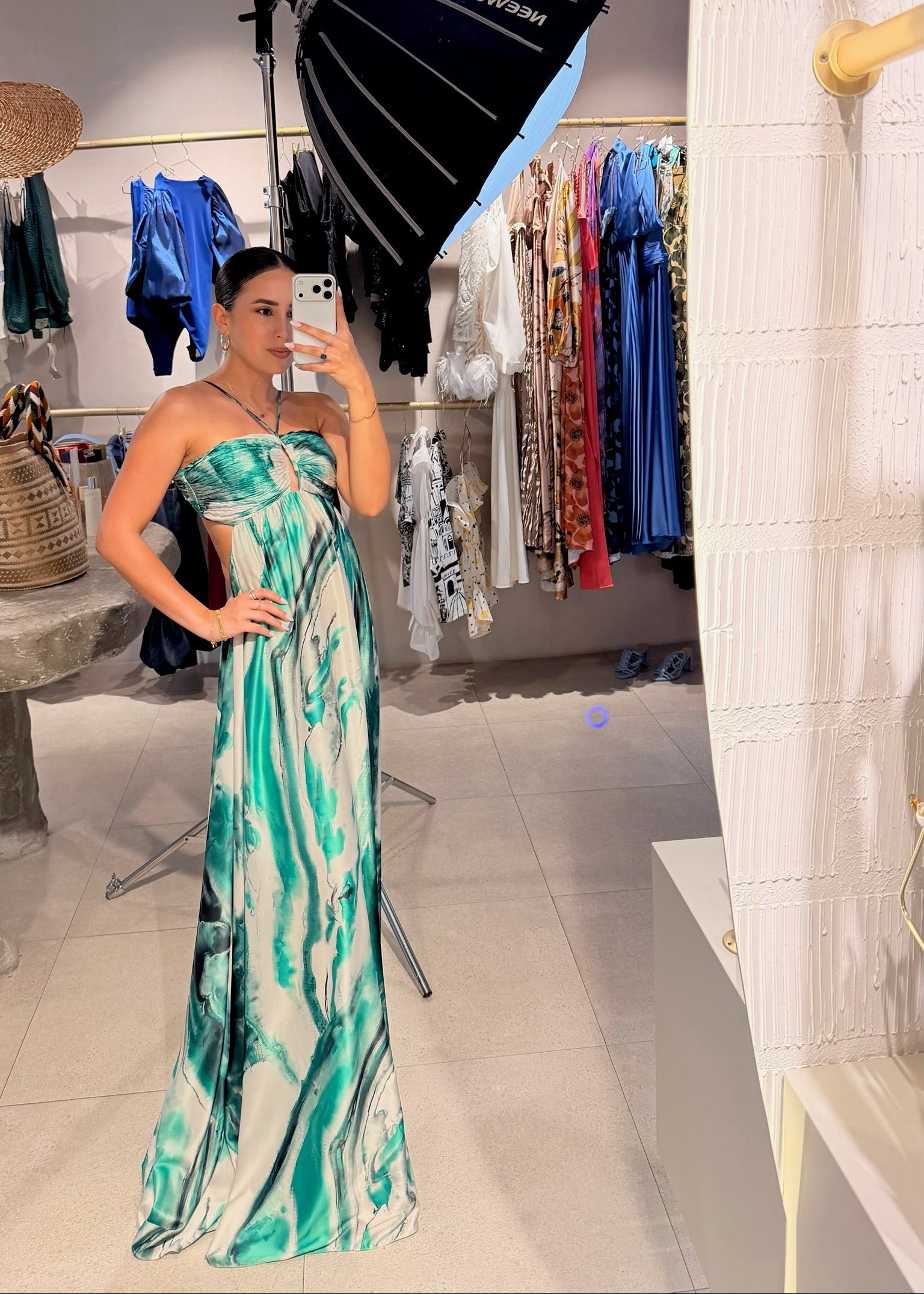 Vestido elegante de caída amplia para ocasiones especiales