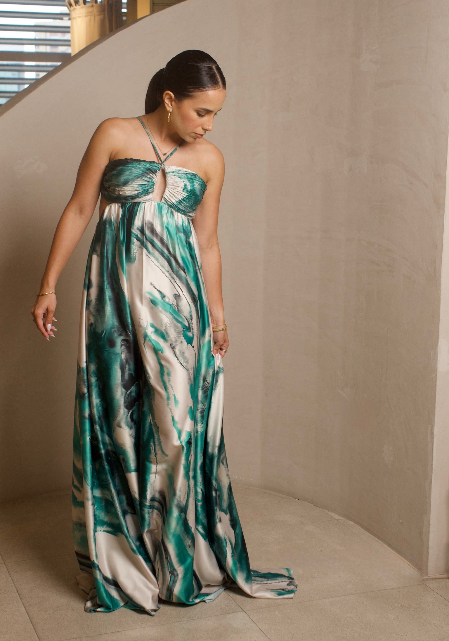 Vestido largo estampado con movimiento ligero y silueta relajada